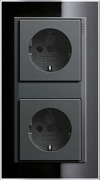 Gira Блок: Розетка 2к+з + Розетка 2к+з, матовый антрацит - черный, серия Event Clear