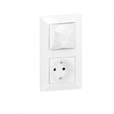 752196 - Коллекция умных устройств Valena Life with NETATMO. Стартовый пакет. Шлюз WiFi + умная розетка 2К+З, Legrand