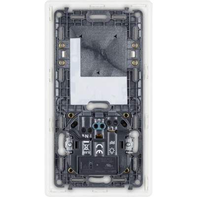 752196 - Коллекция умных устройств Valena Life with NETATMO. Стартовый пакет. Шлюз WiFi + умная розетка 2К+З, Legrand