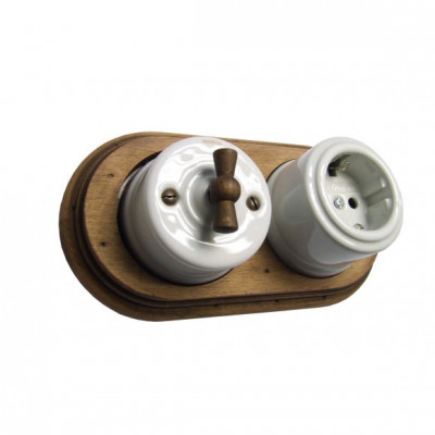 Fontini Блок на 2 поста, выключатель с розеток 2к+з, цвет белый фарфор, рамка - старое дерево,  Fontini, серия Garby