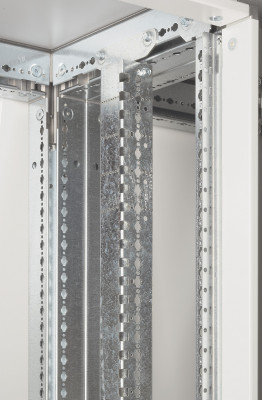 Legrand Стойка компактная - XL? 4000 - у шкафов шириной 475 мм, 020512