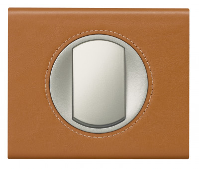 Legrand Выключатель 1-клавишный, вставка - титан,  материалы - Кожа Карамель, серия Celiane