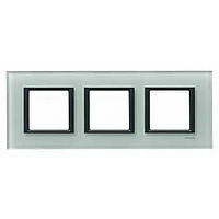 MGU68.006.7C3 - UNICA CLASS РАМКА 3-постовая, МАТОВОЕ СТЕКЛО