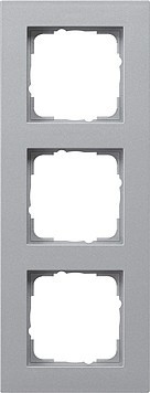 0213255 Gira Рамка тройная заподлицо