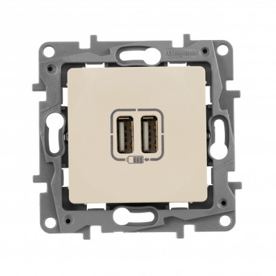 Legrand Зарядное устройство USB тип А / тип А - Legrand Etika - 3000мА 15Вт - слоновая кость, 672394