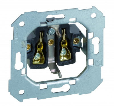 Simon S82,82N,88 Мех-зм розетки 2К+З 16А 250В~, безвинтовой зажим, 75464-39