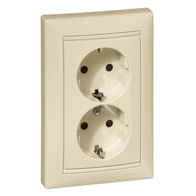 Legrand Розетка двойная с заземлением - Legrand Valena - со шторками в сборе 16А 250В винтовые зажимы - слоновая кость, 774371