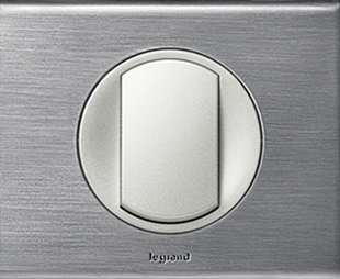 Legrand Выключатель 1-клавишный, вставка - титан,  материалы - Фактурная сталь, серия Celiane