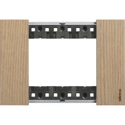 KA4803LM Bticino LIVING NOW. Декоративная рамка 3 модуля.Цвет "Дуб", KA4803LM