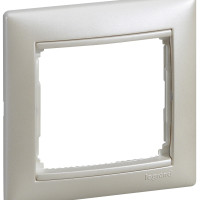 Legrand Рамка 1 пост - Legrand Valena - жемчужный, 770471 Legrand Рамка 1 пост - Legrand Valena - жемчужный, 770471