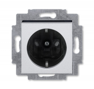 5520H-A03457 70W - Розетка ABB Levit с заземлением со шторками 16А серебро / дымчатый чёрный - 2CHH203457A6070