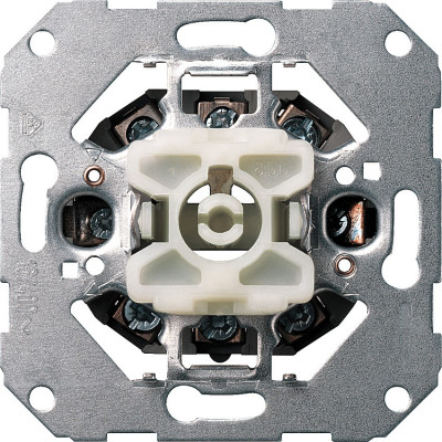 010300 Gira Механизм  выключателя трехполюсный