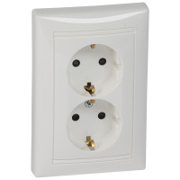 Legrand Розетка двойная с заземлением - Legrand Valena - со шторками в сборе 16А 250В винтовые зажимы - белый, 774427 Legrand Розетка двойная с заземлением - Legrand Valena - со шторками в сборе 16А 250В винтовые зажимы - белый, 774427