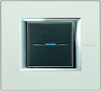 Выключатель 1-клавишный, вставка - антрацит, прямоугольная рамка Axolute - серебро