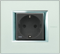 Розетка 2к+з, вставка - антрацит, прямоугольная рамка Axolute - серебро