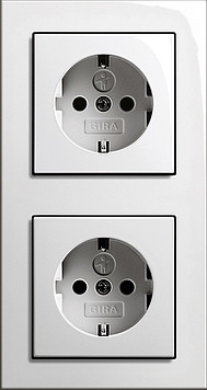 Gira Блок: Розетка 2к+з + Розетка 2к+з, глянцевый белый, серия E2