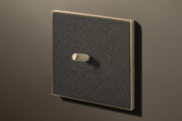 Cockpit 1C 250V-10A 2-way, Textured Black / Brushed Brass (Knurl)