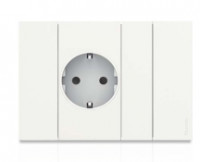 Bticino Living Now Розетка 2к+з, цвет белый