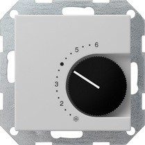 0390015 Gira Терморегулятор с размыкающим контактом