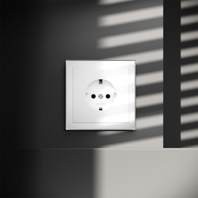 Розетка встраиваемая VOLTUM S70 с заземлением 16А, (белый глянцевый), VLS040101