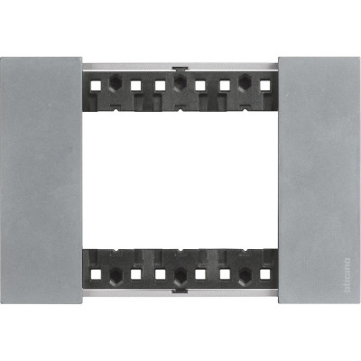 KA4803NW Bticino LIVING NOW. Декоративная рамка 3 модуля.Цвет "Луна", KA4803NW