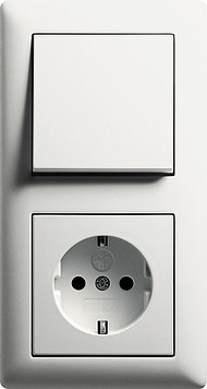 Gira Выключатель 1-клавишный с розеткой 2к+з, матовый белый, серия Standard