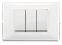Выключатель 3-х клавишный, белый, серия Plana Выключатель 3-х клавишный, белый, серия Plana