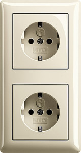 Gira Двойная Розетка 2к+з, с защитными шторками, глянцевый бежевый,  серия Standard