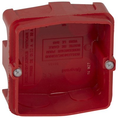 Legrand Batibox Кор.кир.ст.для розеток 20/32A глубина 40мм, 080184