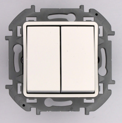 Legrand Переключатель двухклавишный - Legrand Inspiria - 10A 250В безвинтовые зажимы - белый, 673655