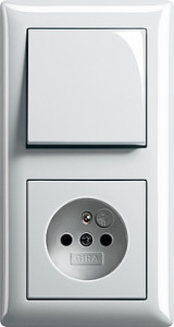 Gira Выключатель 1-клавишный с розеткой 2к+з, глянцевый белый, серия Standard