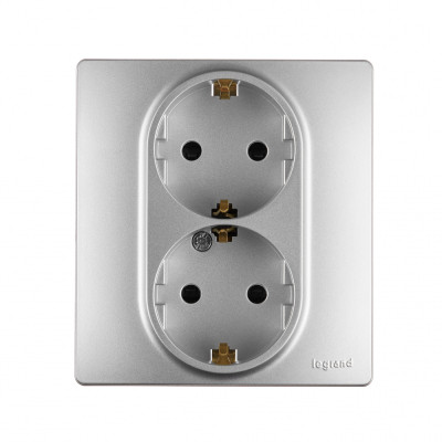 Legrand Розетка двойная с заземлением - Legrand Etika - со шторками в сборе 16А 250В безвинтовые зажимы - алюминий, 672433