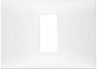 Vimar Накладка на 1 модуль центрально для коробки на 3 модуля, белая матовая, 09671.11 Vimar Накладка на 1 модуль центрально для коробки на 3 модуля, белая матовая, 09671.11