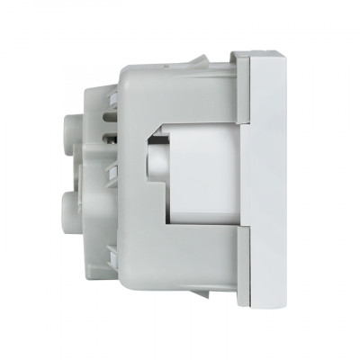 Розетка 45х45 PRO с заземлением, с защ, шторками, 45 градусов, белая EKF