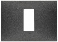 Vimar Накладка на 1 модуль центрально для коробки на 3 модуля, карбон матовый, 09671.14 Vimar Накладка на 1 модуль центрально для коробки на 3 модуля, карбон матовый, 09671.14