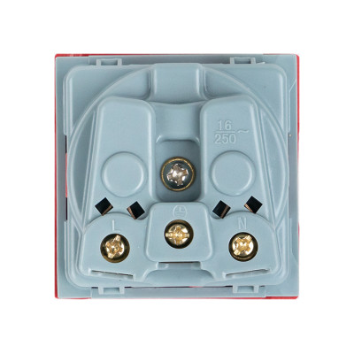 Розетка 45х45 с заземлением, с защ, шторками, 90 градусов, красная EKF