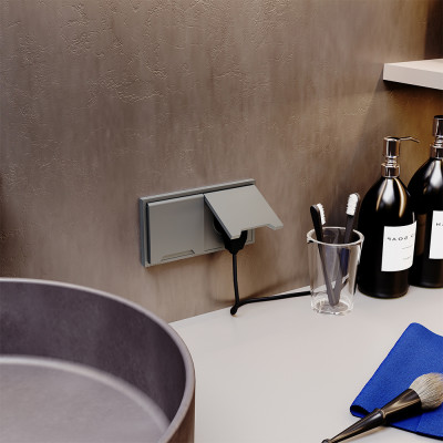 Розетка встраиваемая VOLTUM S70 с заземлением, защитными шторками и крышкой 16А, (сталь), VLS040305