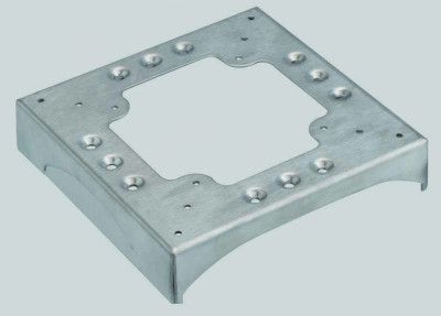 Simon SConnect Цоколь для соед. напольного кабель-каналала с 2 перфорациями 85x18мм и 2 вырезами 130х18мм,, KTA822-8