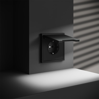 Розетка встраиваемая VOLTUM S70 с заземлением, защитными шторками и крышкой 16А, (черный матовый), VLS040308