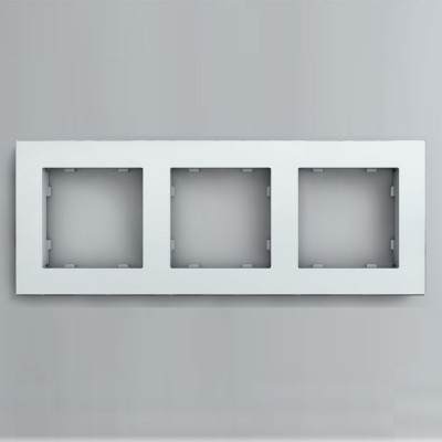 IRIDIUM Рамка на 3 пост, белый, Berlin 02, 02P301