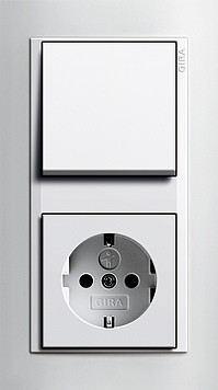 Gira Блок: Выключатель 1-клавишный с розеткой 2к+з, глянцевый белый - белый глянцевый, серия Event Opaque