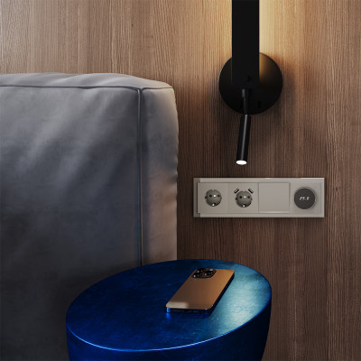 Розетка встраиваемая VOLTUM S70 с заземлением и защитными шторками, 16А, с USB, A+A, (кашемир), VLS040403