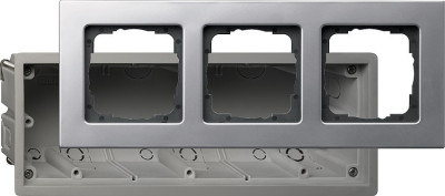 Монтажная коробка Е22 трехместная с рамкой