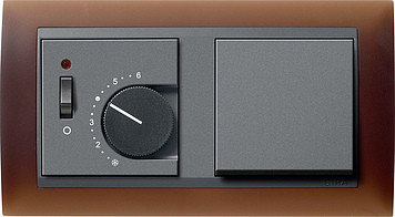 Gira Блок: Терморегулятор для теплого пола + Выключатель 1-клавишный, матовый антрацит - коричневый, серия Event Opaque