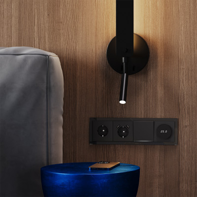 Розетка встраиваемая VOLTUM S70 с заземлением и защитными шторками, 16А, с USB, A+A, (черный матовый, VLS040408