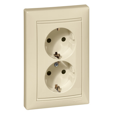 Legrand Розетка двойная с заземлением - Legrand Valena - со шторками в сборе 16А 250В винтовые зажимы - слоновая кость, 695644