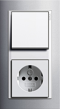 Gira Блок: Выключатель 1-клавишный с розеткой 2к+з, глянцевый белый - алюминий, серия Event Opaque