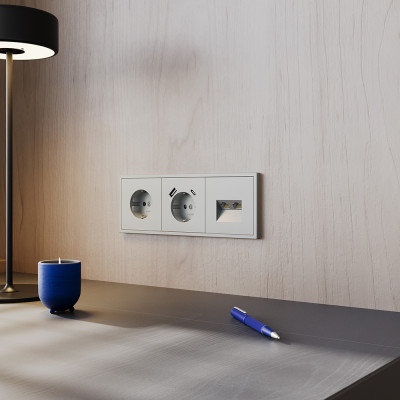 Розетка встраиваемая VOLTUM S70 с заземлением и защитными шторками, 16А, с USB, A+С, (сталь), VLS040505