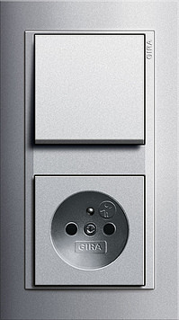 Gira Блок: Выключатель 1-клавишный с розеткой 2к+з, матовый алюминий - алюминий, серия Event Opaque
