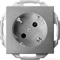 SM Розетка со шторками 45° 2К+З 16А 250В~, алюм. SM Розетка со шторками 45° 2К+З 16А 250В~, алюм.